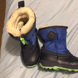 7C boys snow boots.